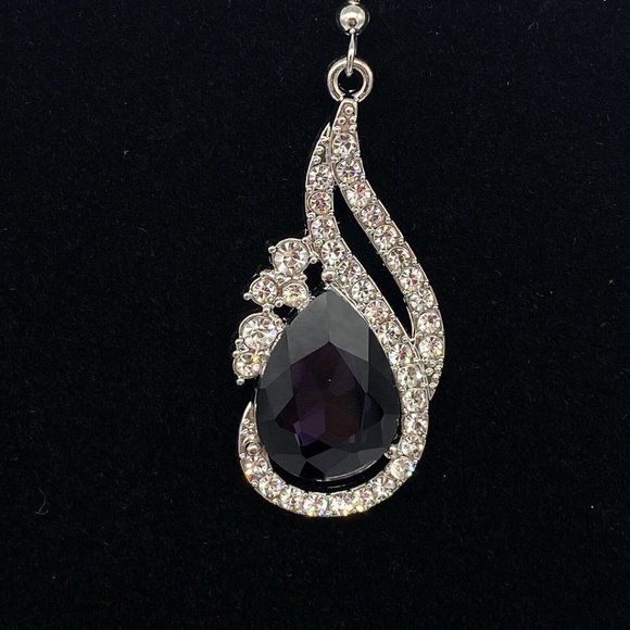 Paparazzi Fashion Jewelry Dancefloor Diva Purple Hook Earrings - Picture 3 of 4